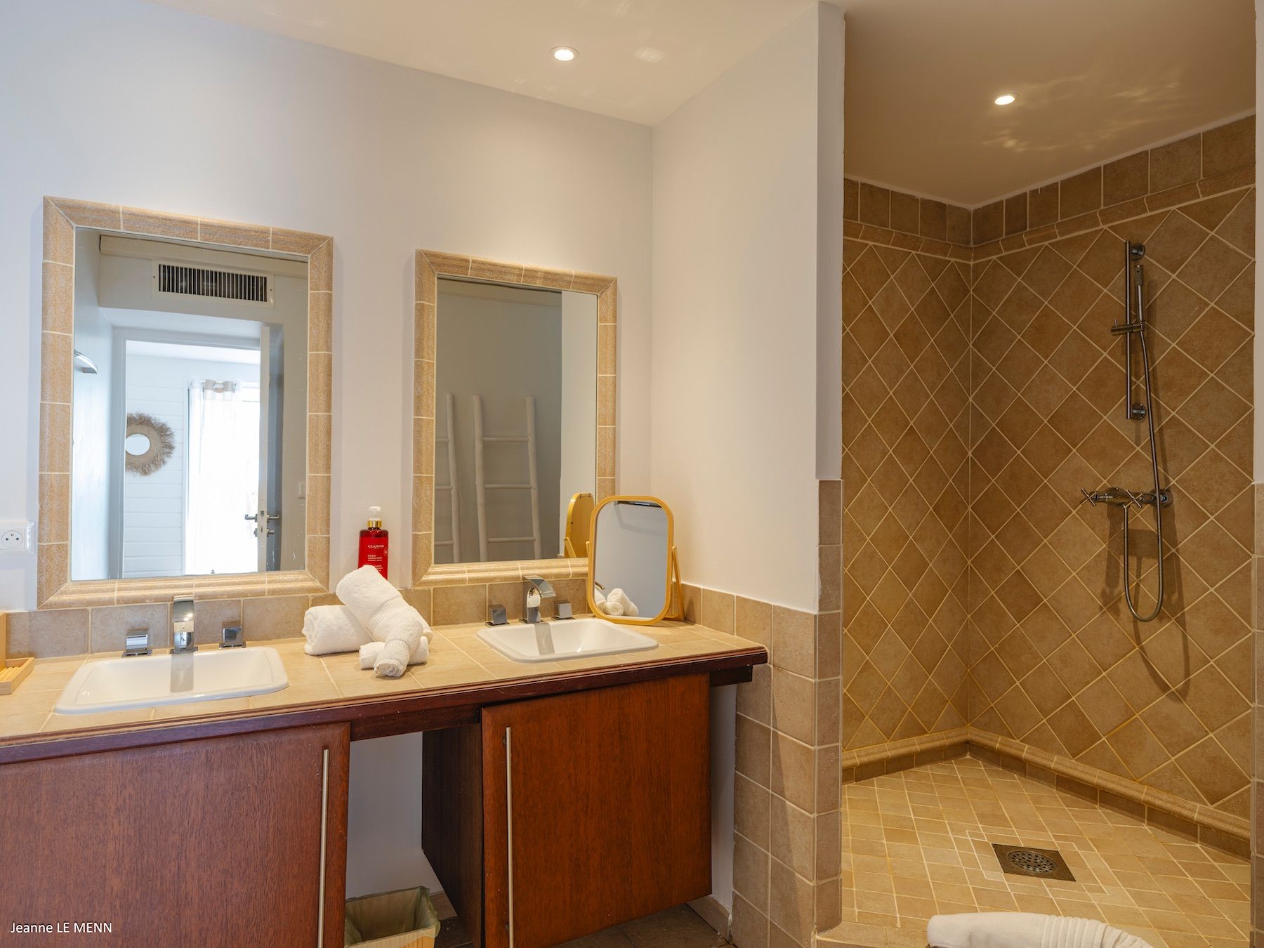 Ensuite